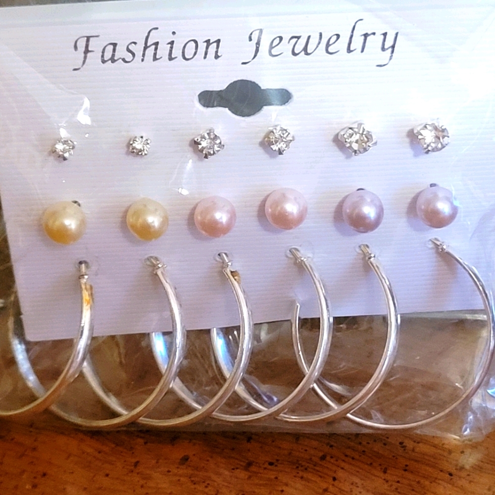 Beautiful fashion earring set